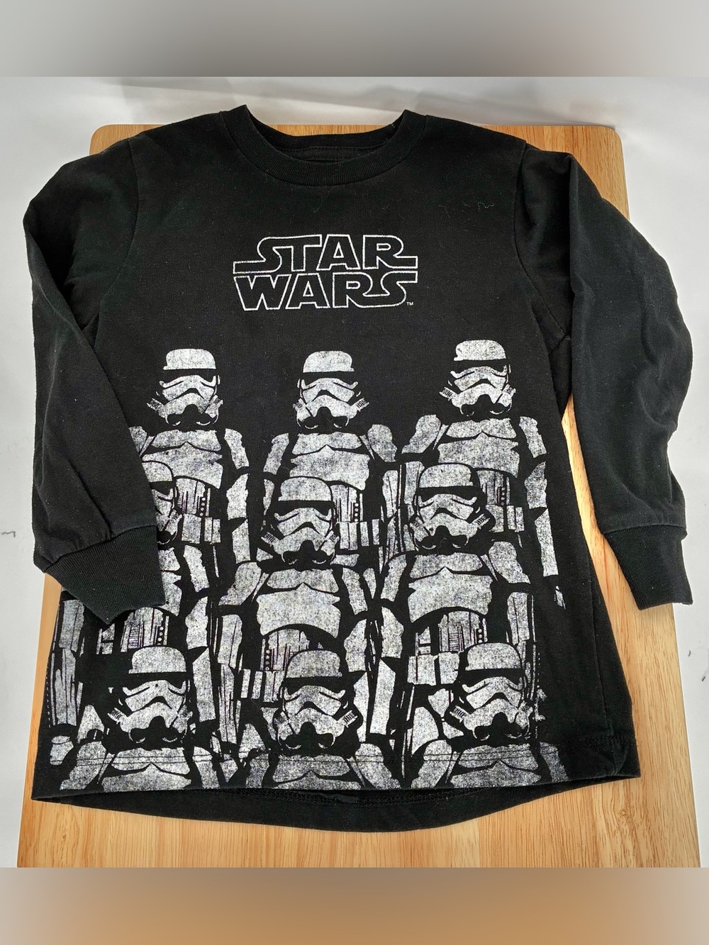 Kids Star Wars T Shirt and Book Bundle Size 5 - Picture 5 of 8